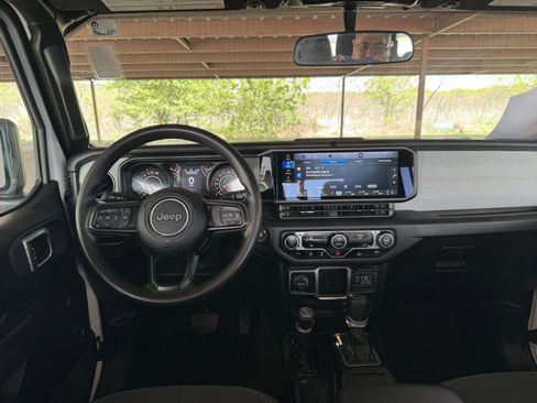Used 2024 Jeep Gladiator Sport AWD/4WD image 22