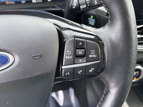 Used 2021 Ford Escape Titanium image 16