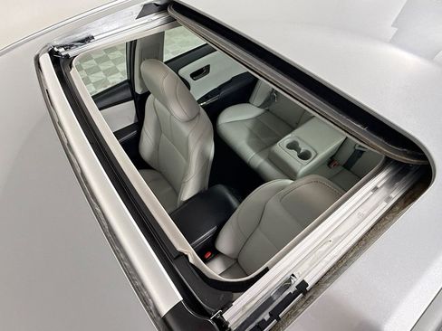 Used 2018 Toyota Avalon XLE Premium image 22