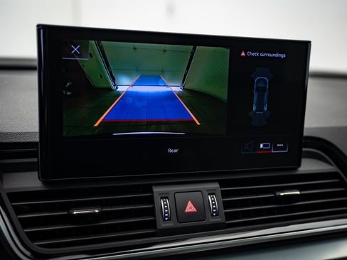 Used 2024 Audi Q5 2.0T Premium w/ Convenience Package image 28