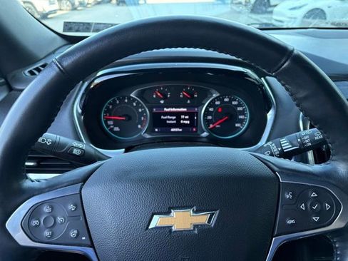 Used 2022 Chevrolet Traverse LT AWD/4WD image 19