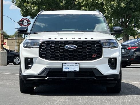 Certified 2025 Ford Explorer ST AWD/4WD image 10
