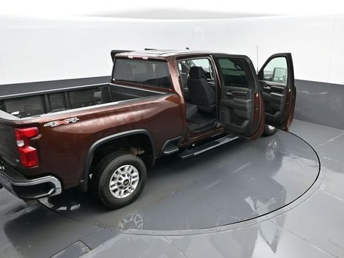 Used 2024 Chevrolet Silverado 2500 LT image 23