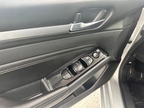 Used 2021 Nissan Altima 2.5 SV FWD image 11