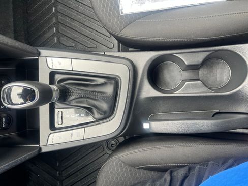 Used 2020 Hyundai Elantra Value Edition w/ Cargo Package (C1) FWD image 19