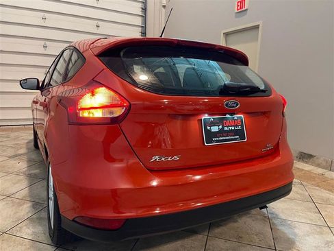 Used 2015 Ford Focus SE FWD image 37