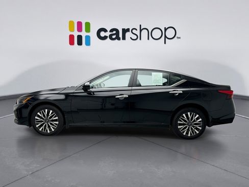 Used 2023 Nissan Altima 2.5 SV image 2