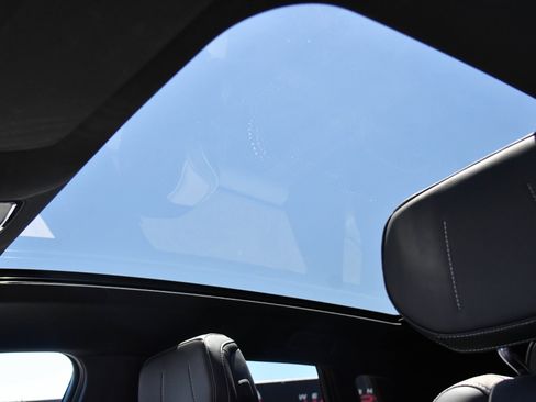 Used 2024 Cadillac Lyriq Tech RWD image 38