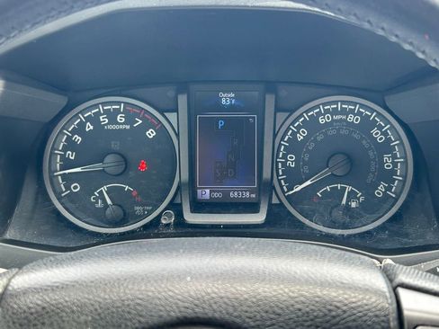 Used 2021 Toyota Tacoma TRD Sport w/ Technology Package image 34