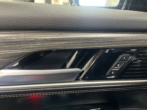 Used 2024 Jeep Wagoneer L Series II w/ Flexible Seating Group AWD/4WD image 29