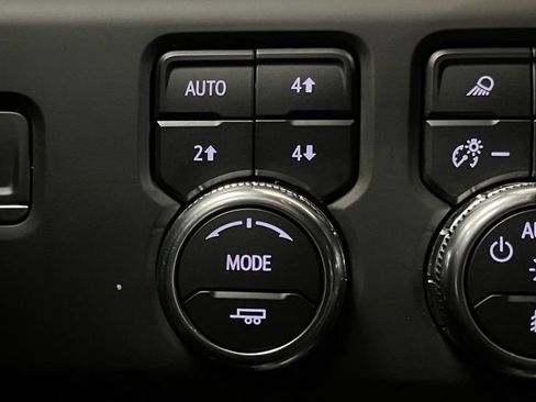 Used 2024 GMC Sierra 3500 AT4 w/ AT4 Premium Plus Package AWD/4WD image 32