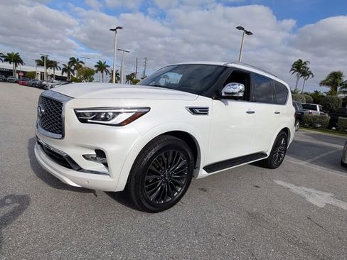 Used 2024 INFINITI QX80 Sensory w/ Cargo Package AWD/4WD image 3
