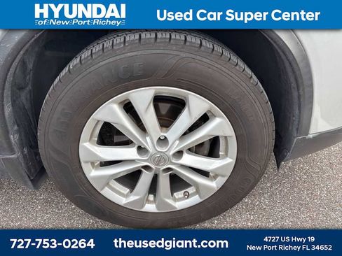 Used 2015 Nissan Rogue SV w/ SV Premium Package image 6