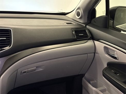 Certified 2021 Honda Pilot Special Edition image 18