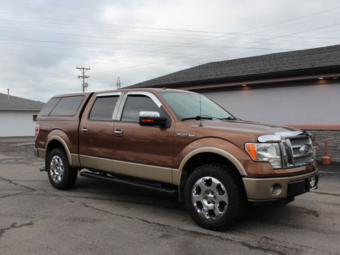 Used 2011 Ford F150 Lariat w/ Lariat Chrome Pkg image 2