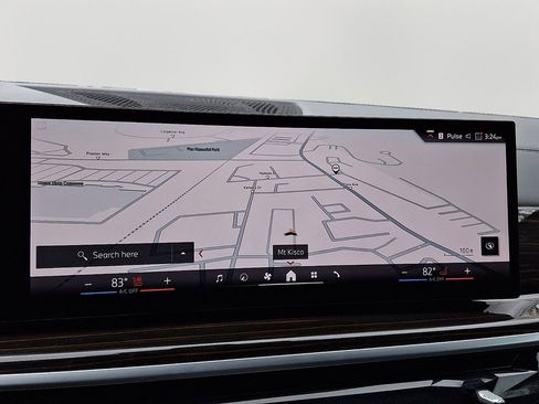 Used 2024 BMW X5 xDrive50e image 18