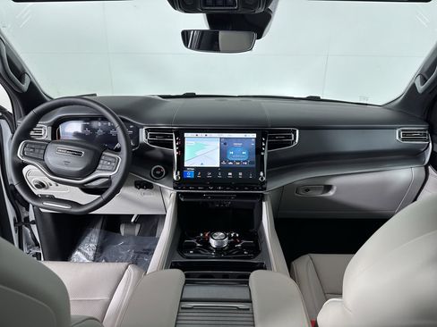New 2026 Jeep Grand Wagoneer Limited AWD/4WD image 3