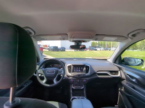 Used 2022 GMC Terrain SLE w/ Driver Convenience Package FWD image 13