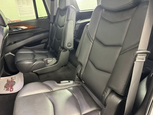 Used 2018 Cadillac Escalade Premium Luxury image 39