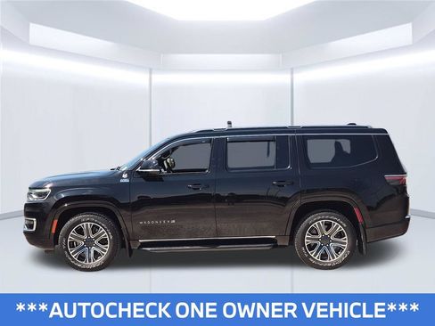Used 2024 Jeep Wagoneer 4WD w/ Rear Seat Video Group 1 image 2