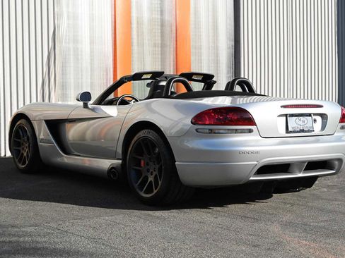 Used 2004 Dodge Viper SRT-10 RWD image 5