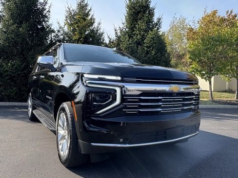 Certified 2025 Chevrolet Suburban Premier image 11