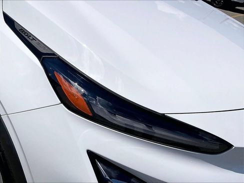 Used 2023 Chevrolet Bolt EUV LT w/ Comfort Package FWD image 32