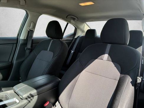 Used 2024 Nissan Sentra SV FWD image 11