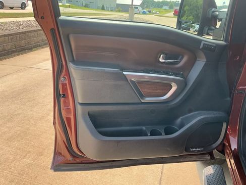 Used 2018 Nissan Titan Platinum Reserve w/ Platinum Utility Package AWD/4WD image 8