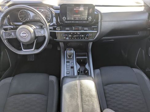 Used 2022 Nissan Pathfinder SV w/ SV Black Package image 11