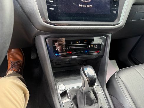 Used 2023 Volkswagen Tiguan SE image 10