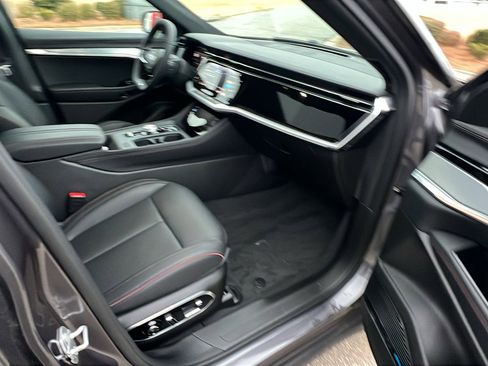 Used 2024 Jeep Wagoneer Launch Edition image 19