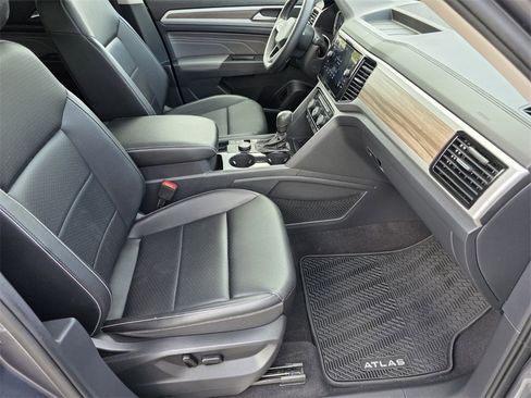 Used 2022 Volkswagen Atlas SEL image 35