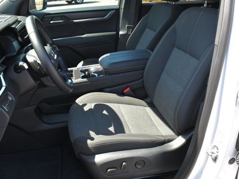 Used 2025 GMC Acadia Elevation AWD/4WD image 12