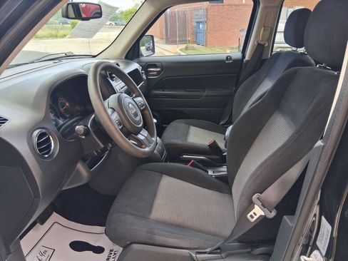 Used 2017 Jeep Patriot Sport w/ Power Value Group FWD image 9