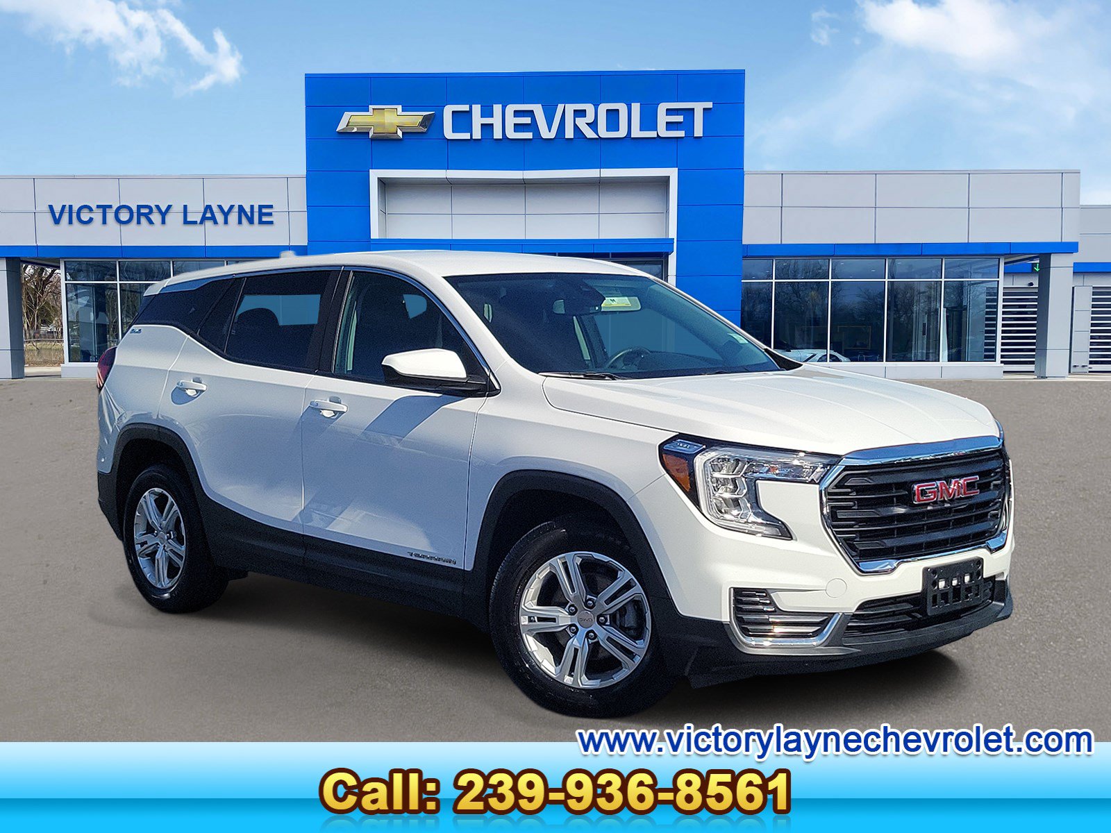 Used 2024 GMC Terrain SLE FWD image 1