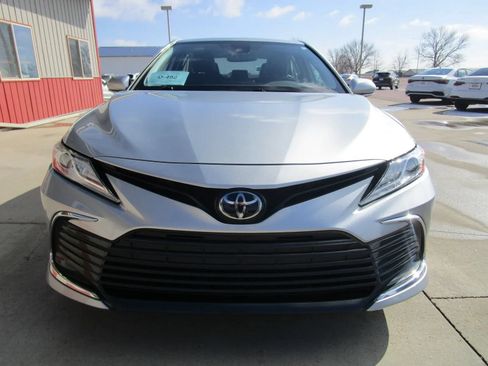 Used 2024 Toyota Camry XLE FWD image 3