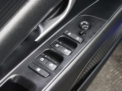 Used 2021 Hyundai Elantra SEL w/ Cargo Package FWD image 8