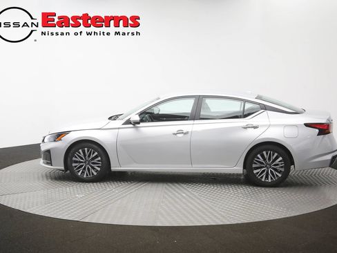 Used 2023 Nissan Altima 2.5 SV FWD image 59