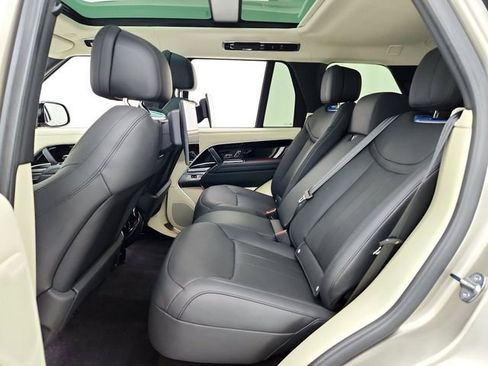 Certified 2023 Land Rover Range Rover Autobiography AWD/4WD image 29