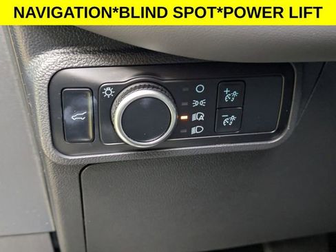 Used 2025 Ford Explorer Active RWD image 13