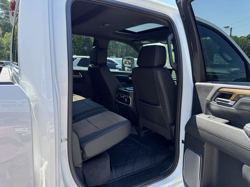 Used 2026 Chevrolet Silverado 2500 High Country w/ Technology Package AWD/4WD image 14