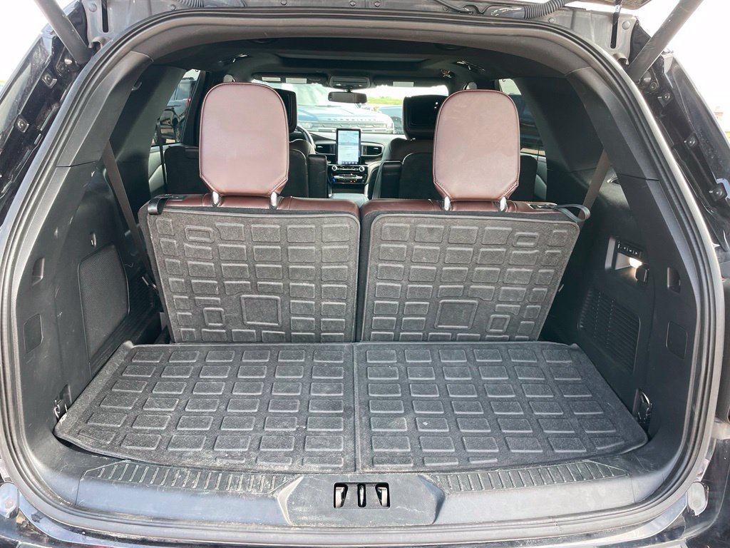 Used 2023 Ford Explorer Platinum w/ Technology Package AWD/4WD image 33