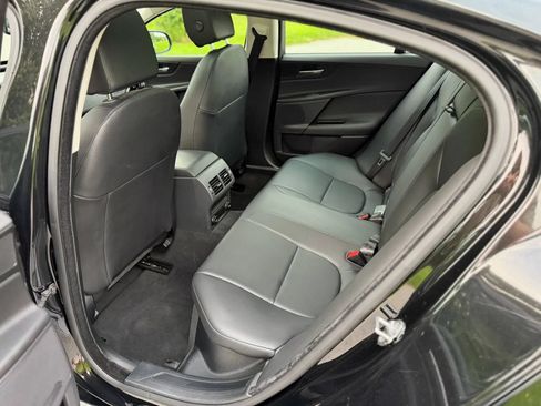 Used 2017 Jaguar XE Premium AWD/4WD image 27