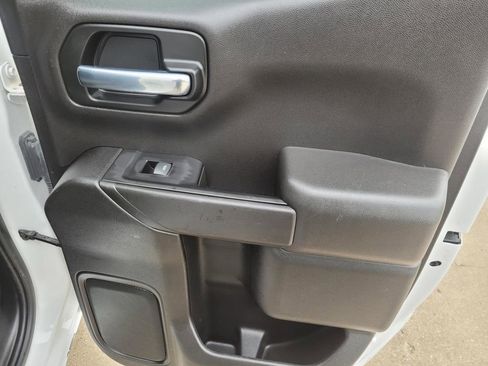 Used 2022 Chevrolet Silverado 1500 Custom image 13