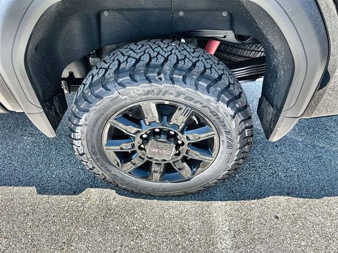 New 2026 GMC Sierra 2500 AT4 w/ AT4 Premium Plus Package image 12