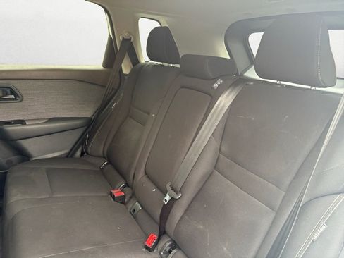 Used 2023 Nissan Rogue S image 6