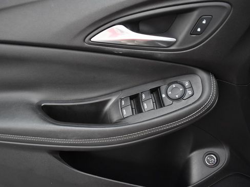 Used 2022 Buick Encore GX Select image 12