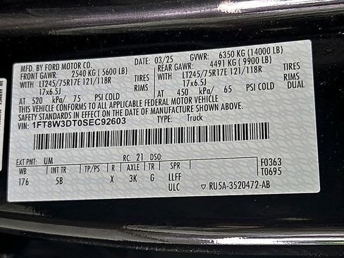 Used 2025 Ford F350 Lariat w/ Lariat Ultimate Package AWD/4WD image 30
