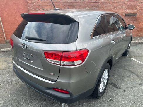 Used 2017 Kia Sorento L FWD image 3